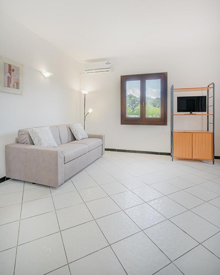 Ambra Holiday Rooms San Teodoro  Exteriör bild