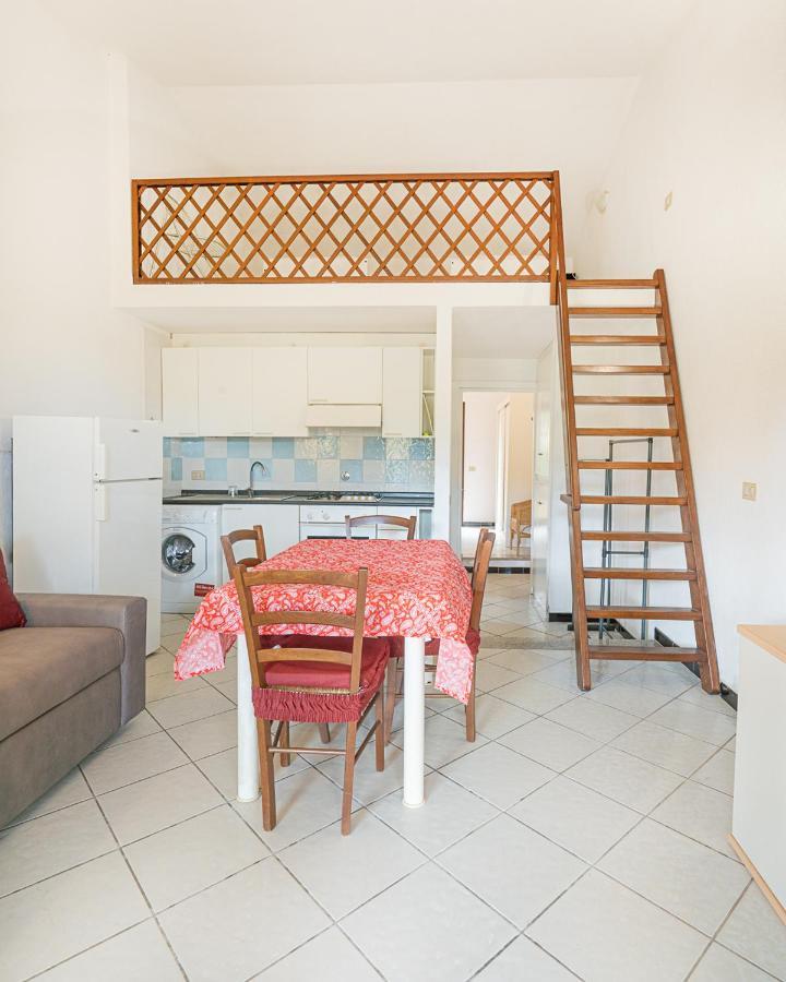 Ambra Holiday Rooms San Teodoro  Exteriör bild